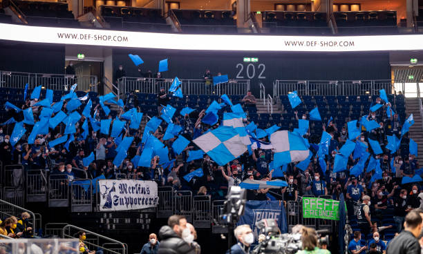 廉姆斯面前 廉姆斯面前